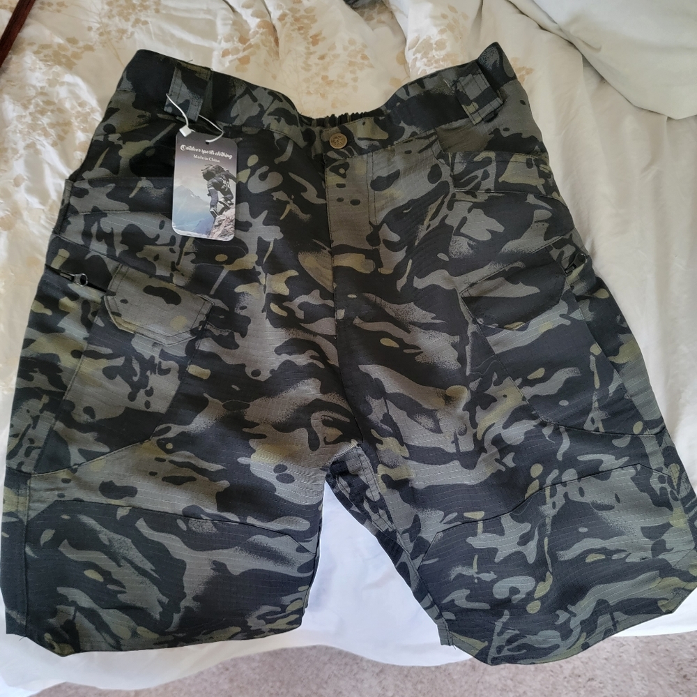 Tactical Military Style Camoflauge Men's Shorts Size Medium